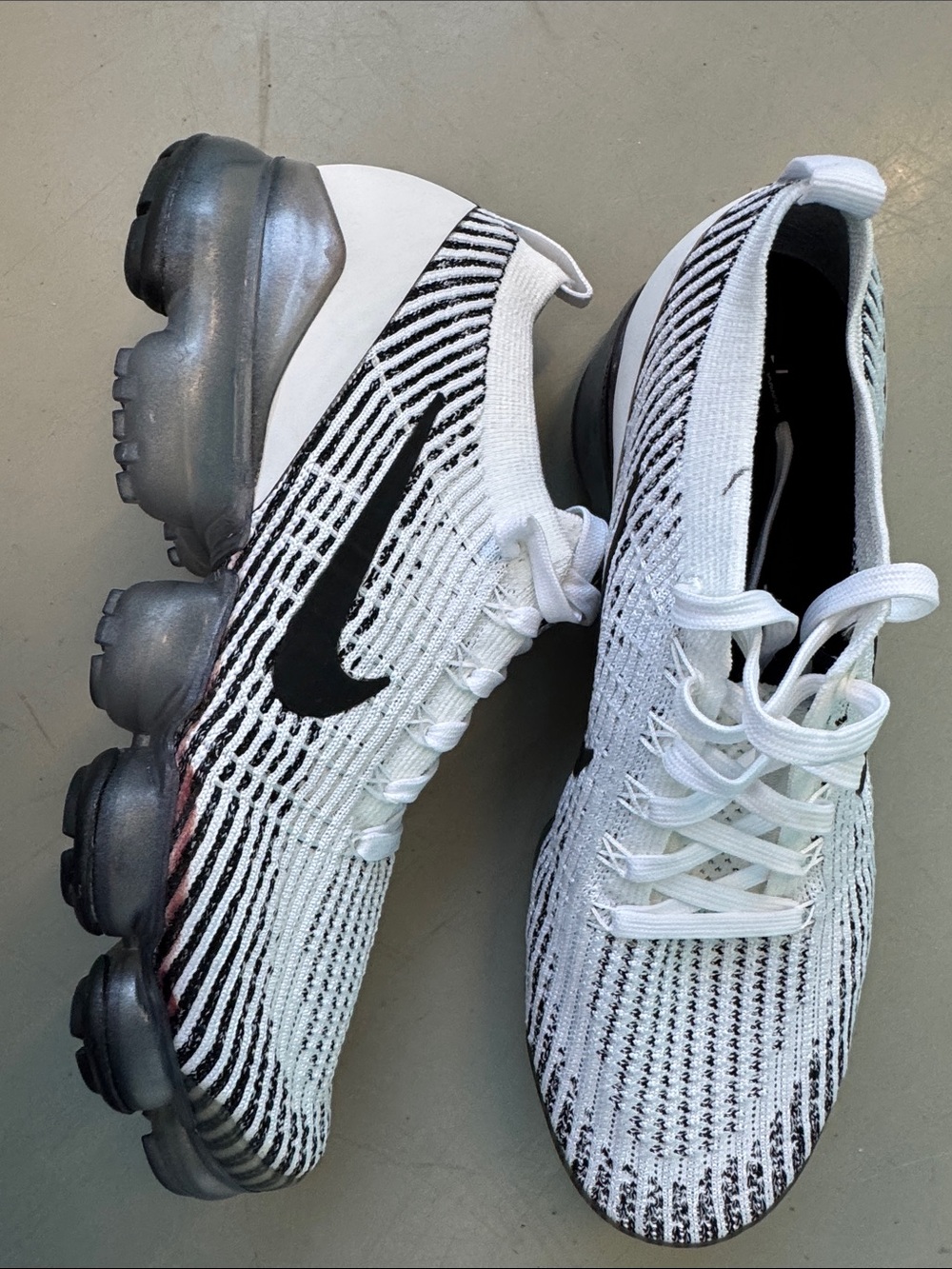 Nike Air Vapormax Flyknit 3 Zebra Black White Mens Size 10 Rare AJ6900-105